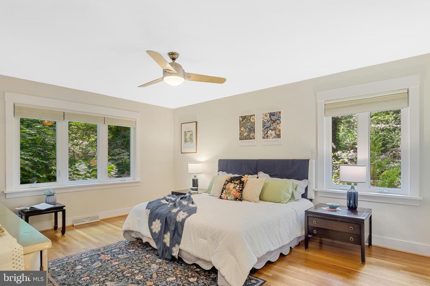 247 E Queens Drive photo 3