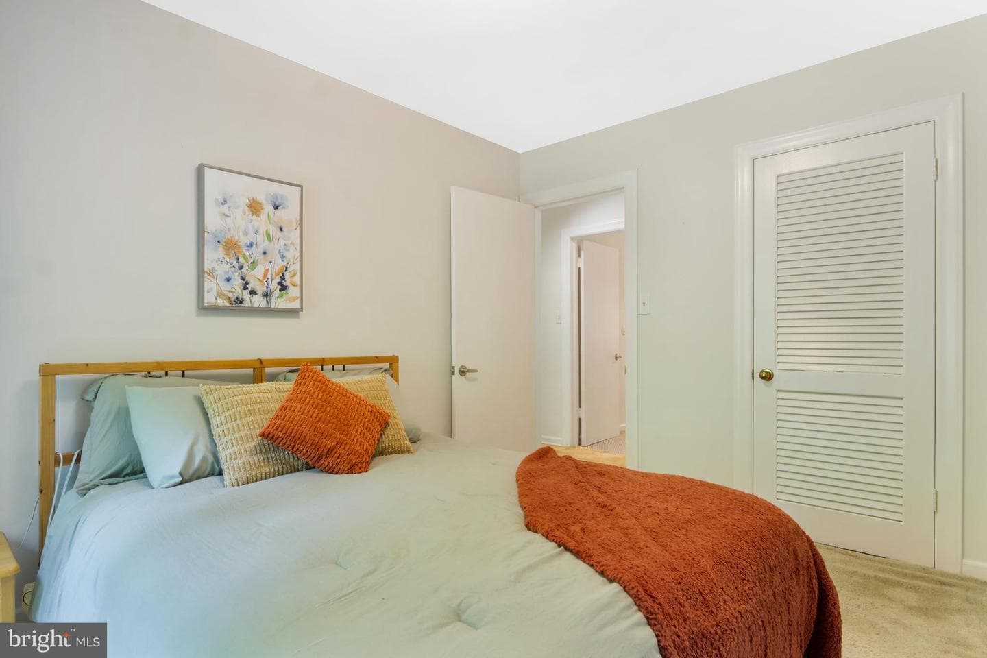 247 E Queens Drive photo 30
