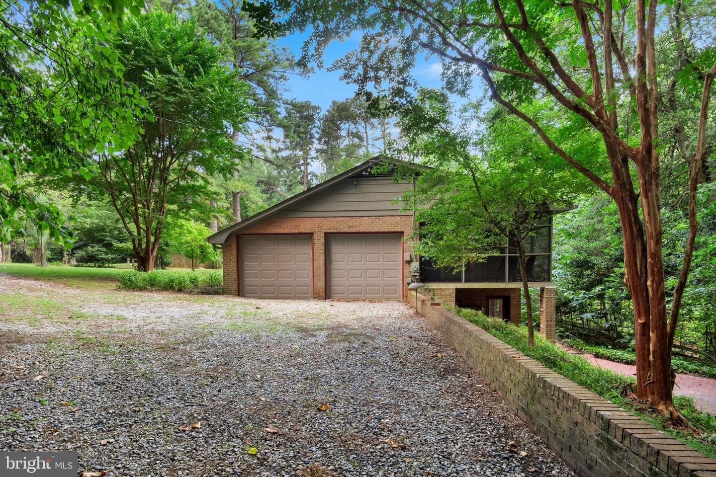 247 E Queens Drive photo 37