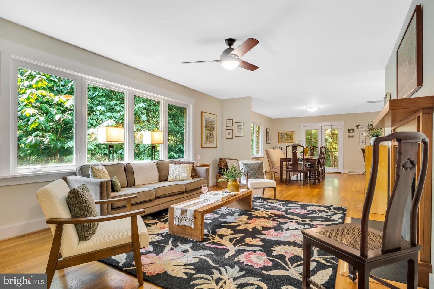 247 E Queens Drive photo 4