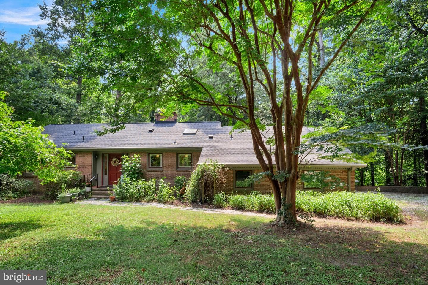 247 E Queens Drive photo 44