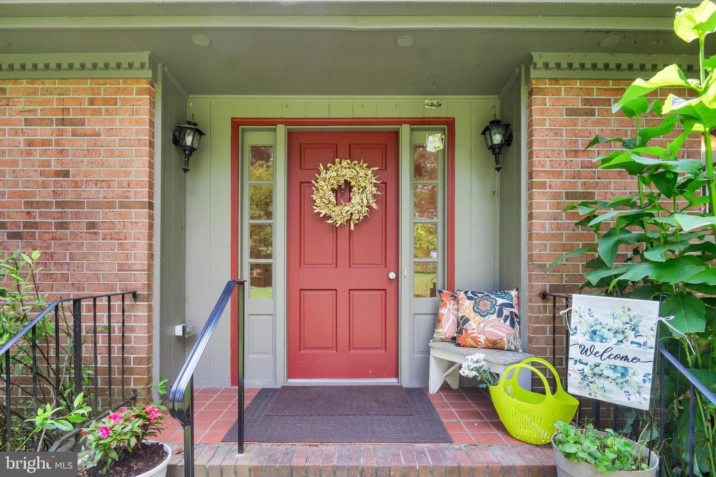 247 E Queens Drive photo 5