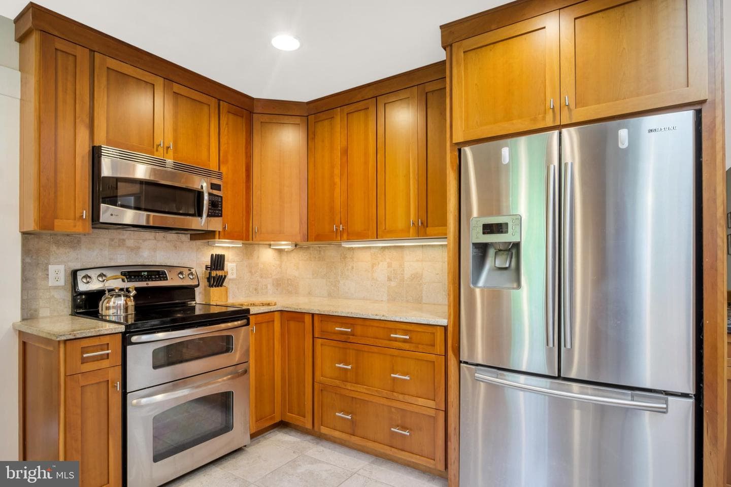 247 E Queens Drive photo 7
