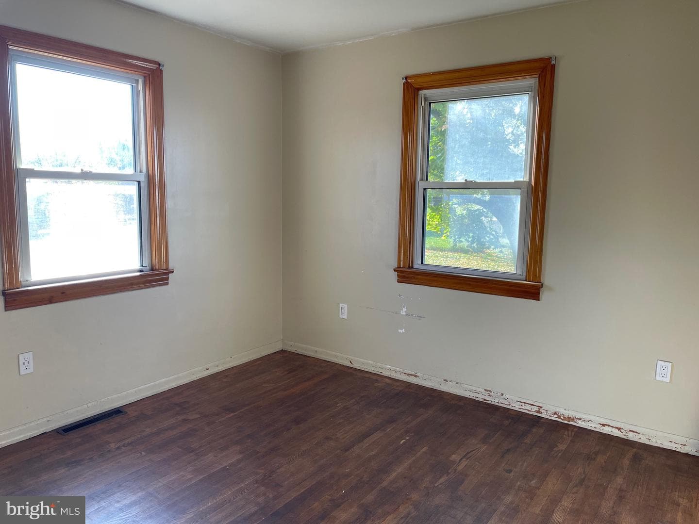 3365 Winchester Avenue photo 17