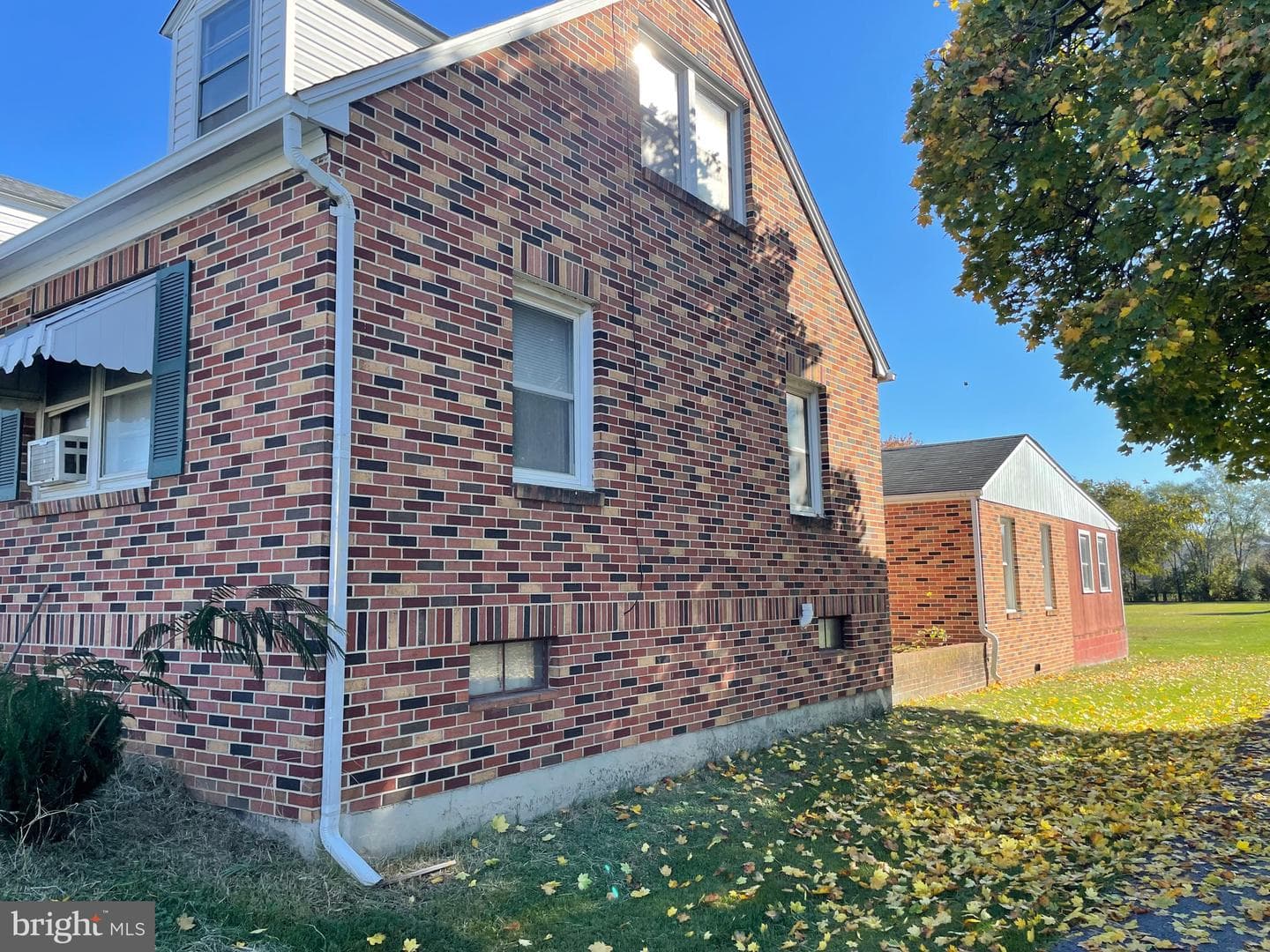 3365 Winchester Avenue photo 3