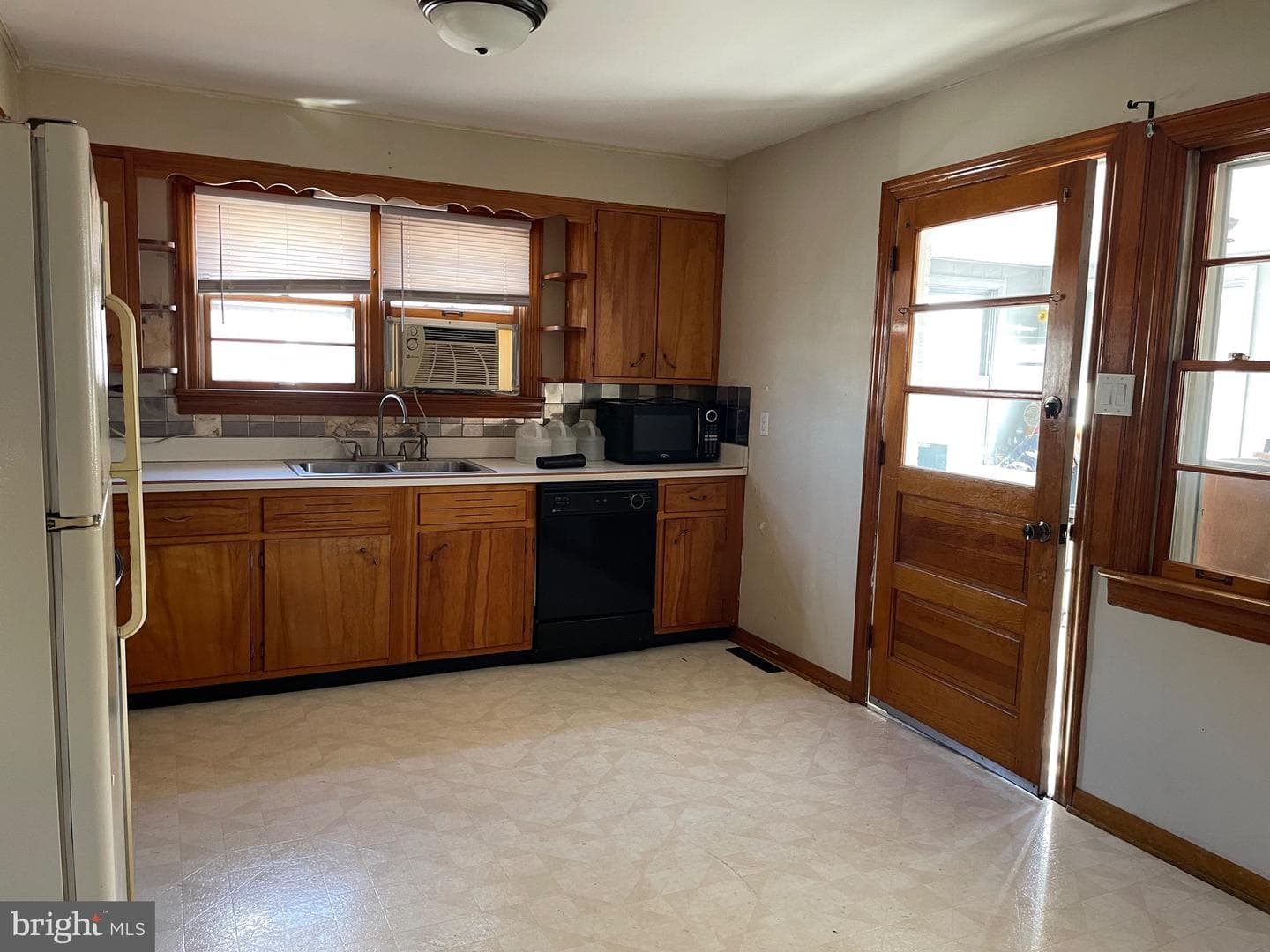 3365 Winchester Avenue photo 8