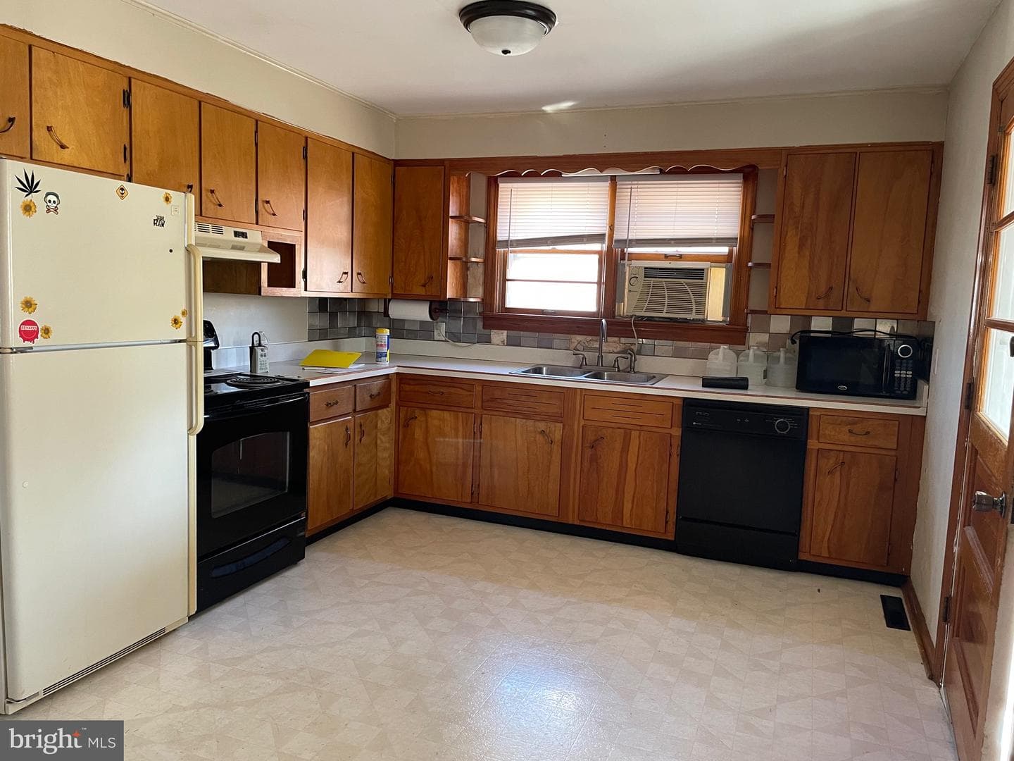 3365 Winchester Avenue photo 9