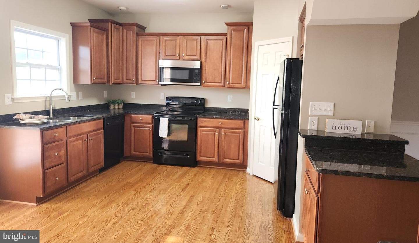 67 Babylonica Court photo 11