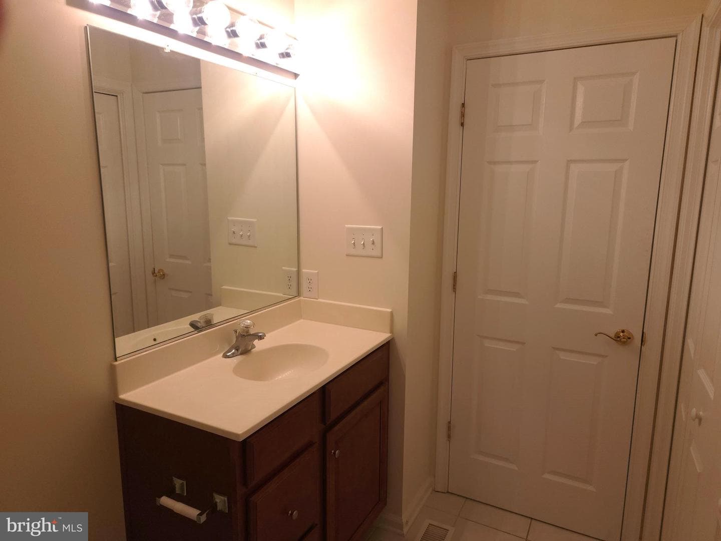 67 Babylonica Court photo 35