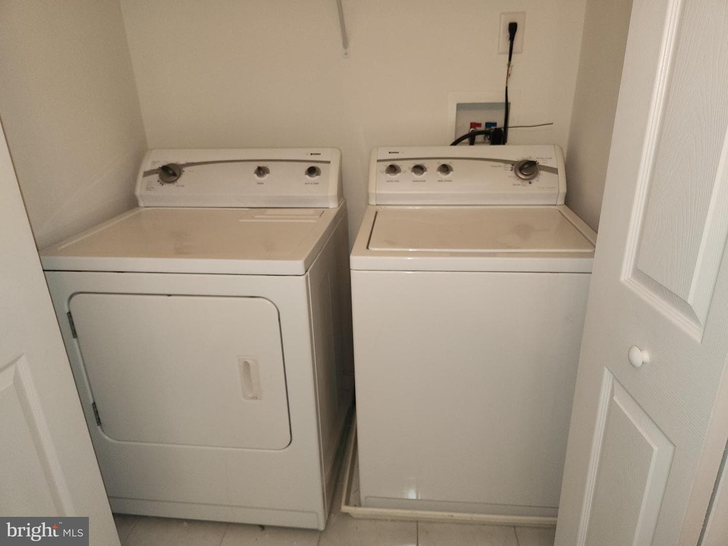 67 Babylonica Court photo 37
