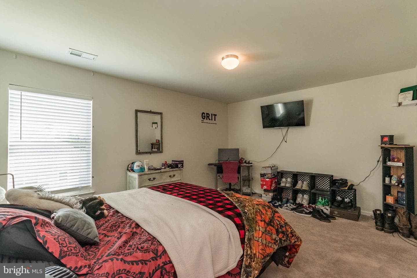 115 Sargent Lane photo 44