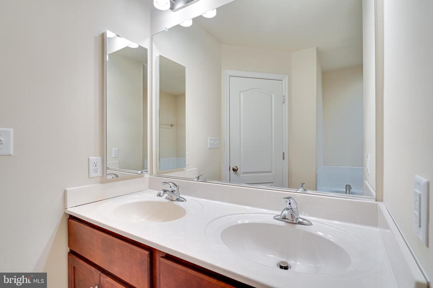 51 Athens Drive photo 23
