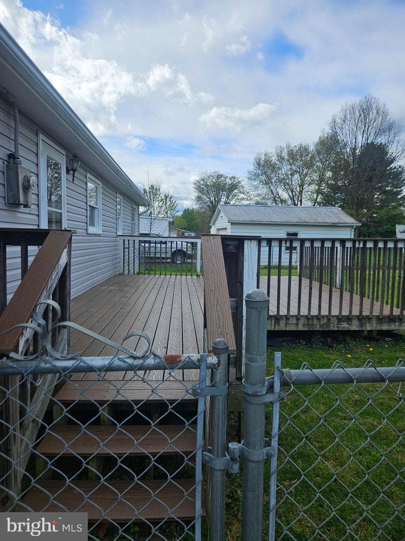 260 Henshaw Road photo 11