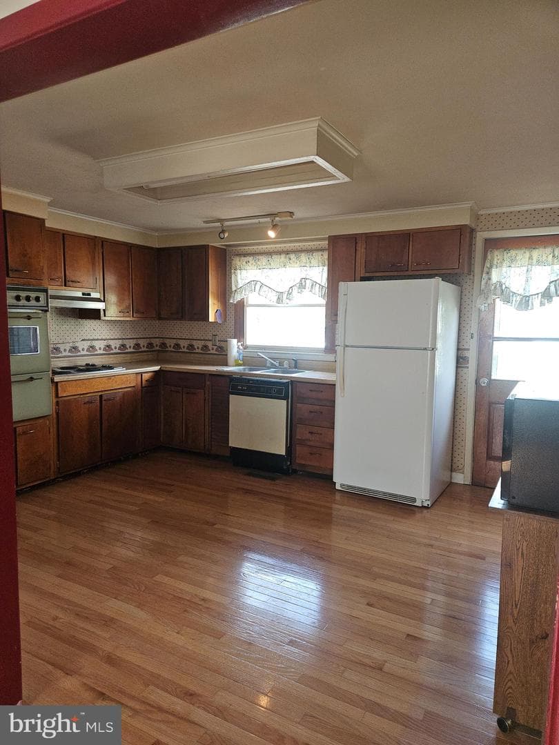 260 Henshaw Road photo 3