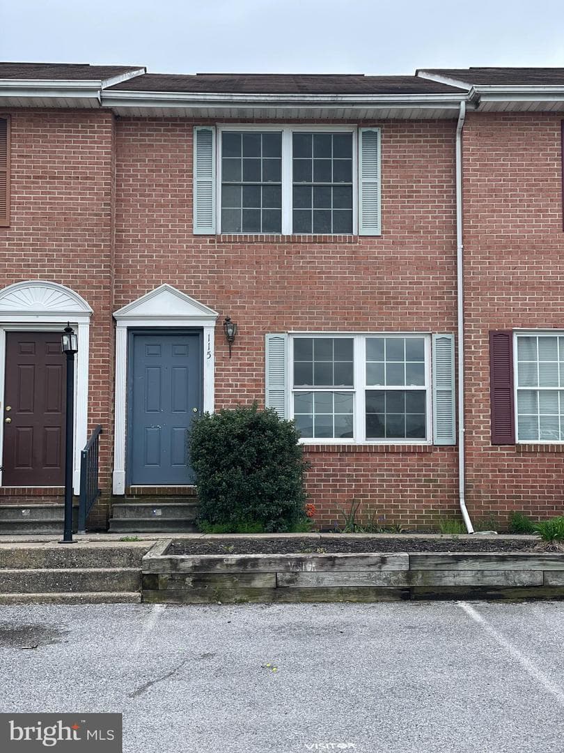 115 Douglas Avenue photo 2