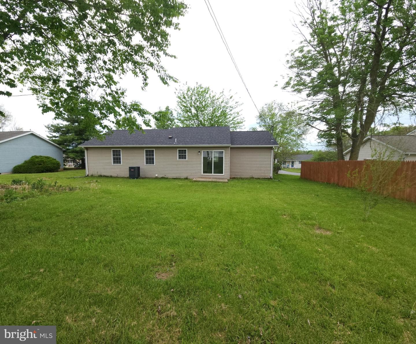 216 Mimosa Drive photo 3