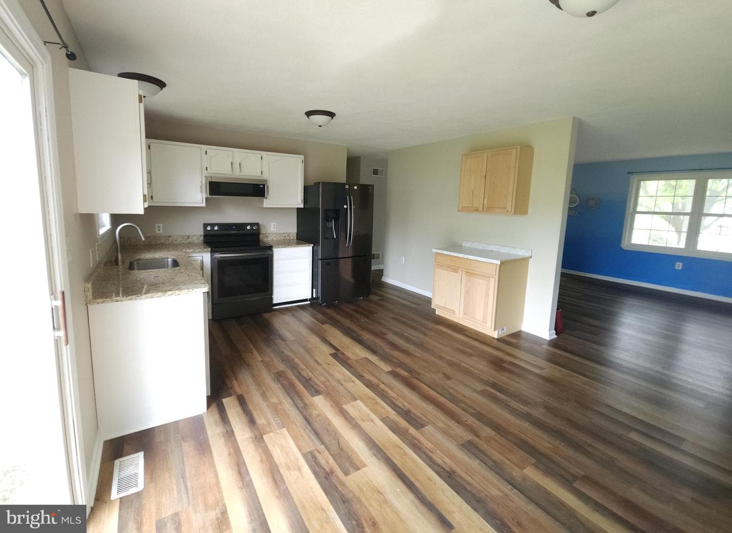 216 Mimosa Drive photo 8