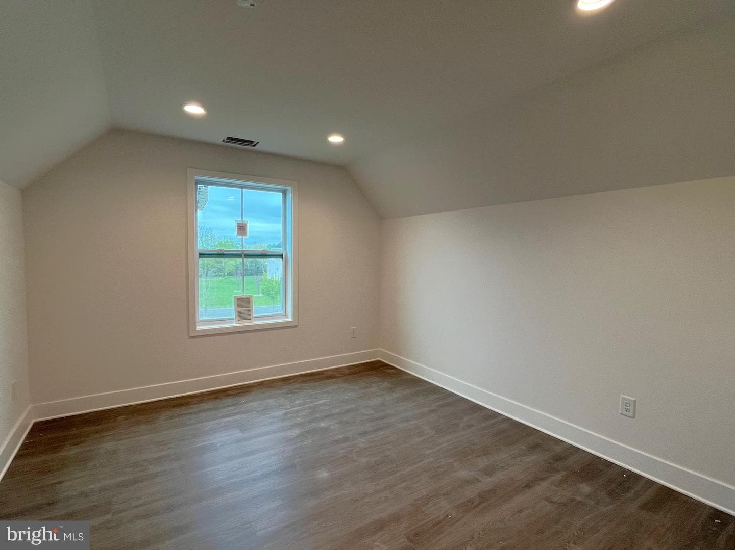 143 Glenaire Road photo 24