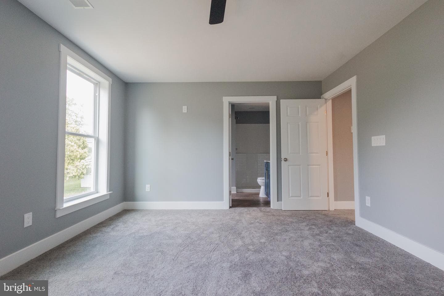 113 E Moler Avenue photo 29