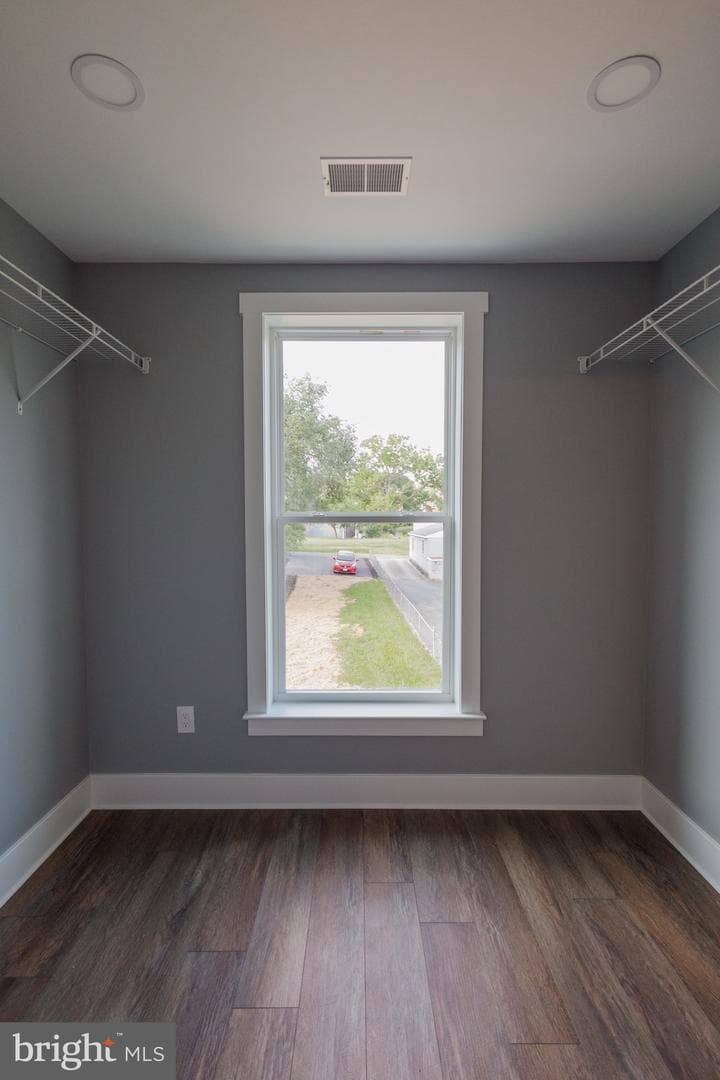 113 E Moler Avenue photo 34