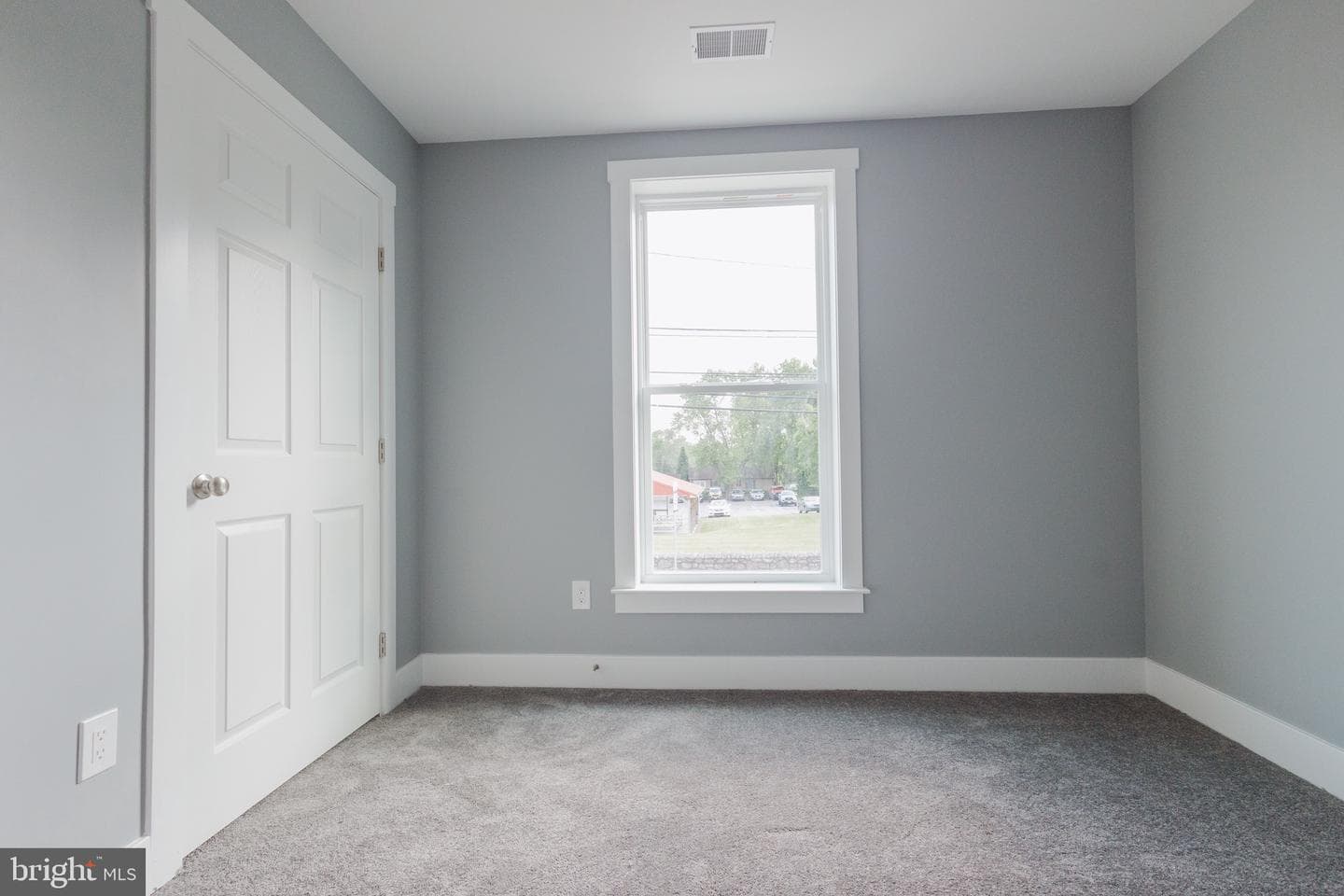 113 E Moler Avenue photo 38