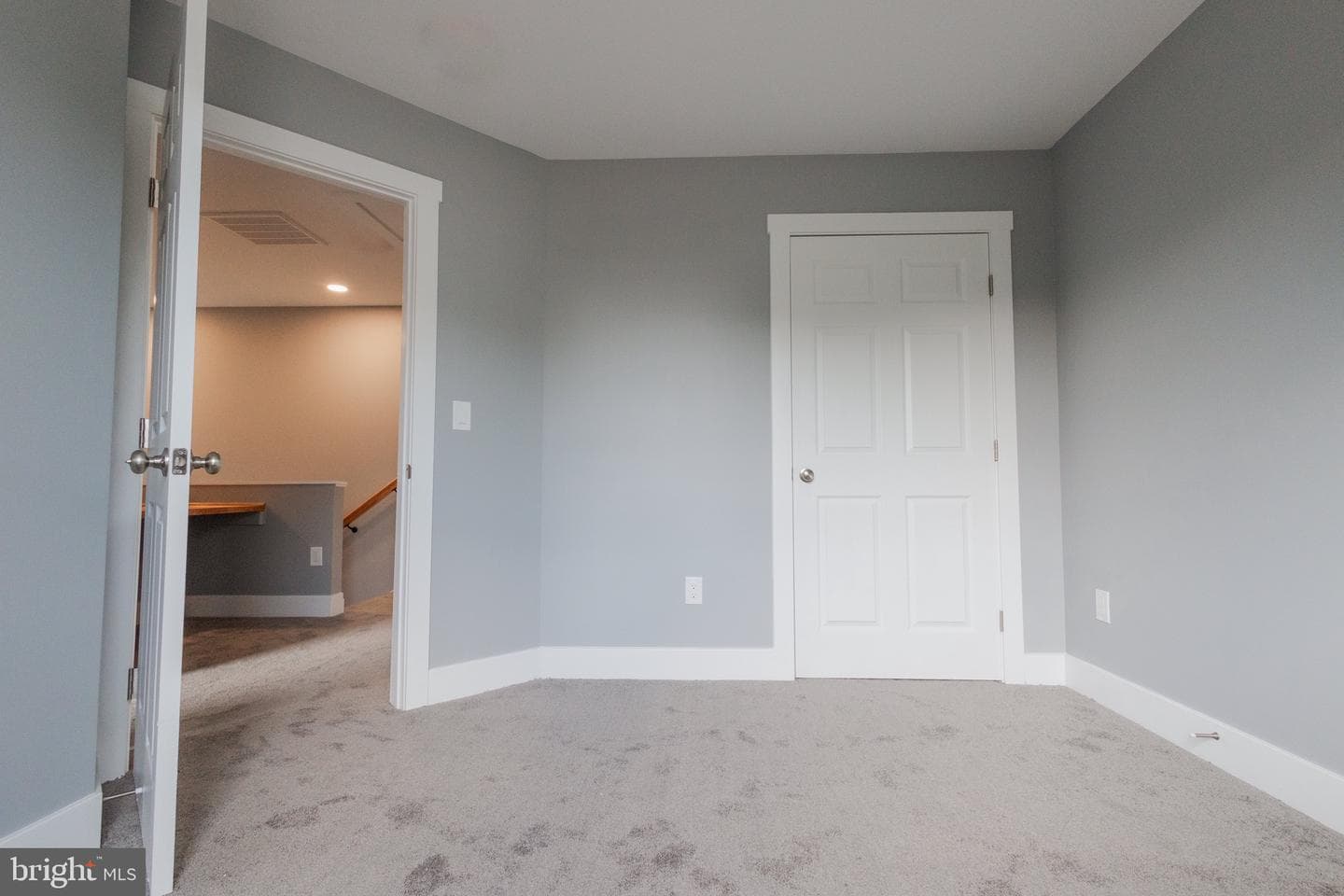 113 E Moler Avenue photo 40