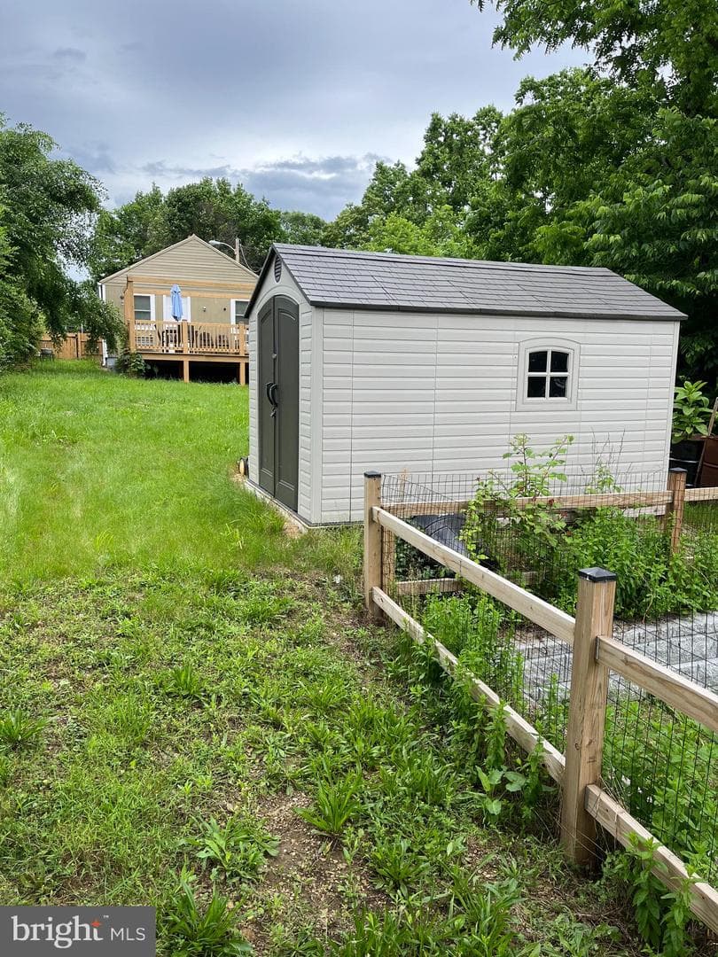 200 Marshall Avenue photo 33