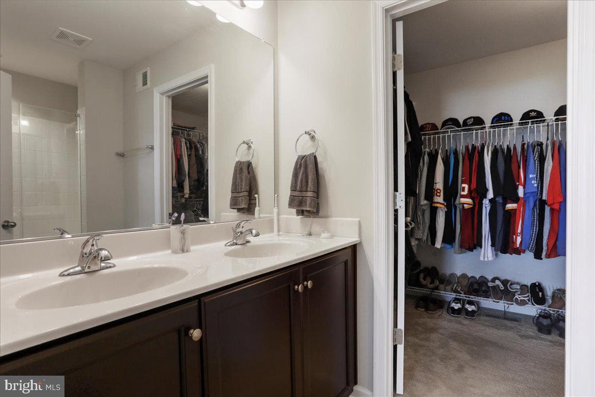 60 Faye Drive photo 17