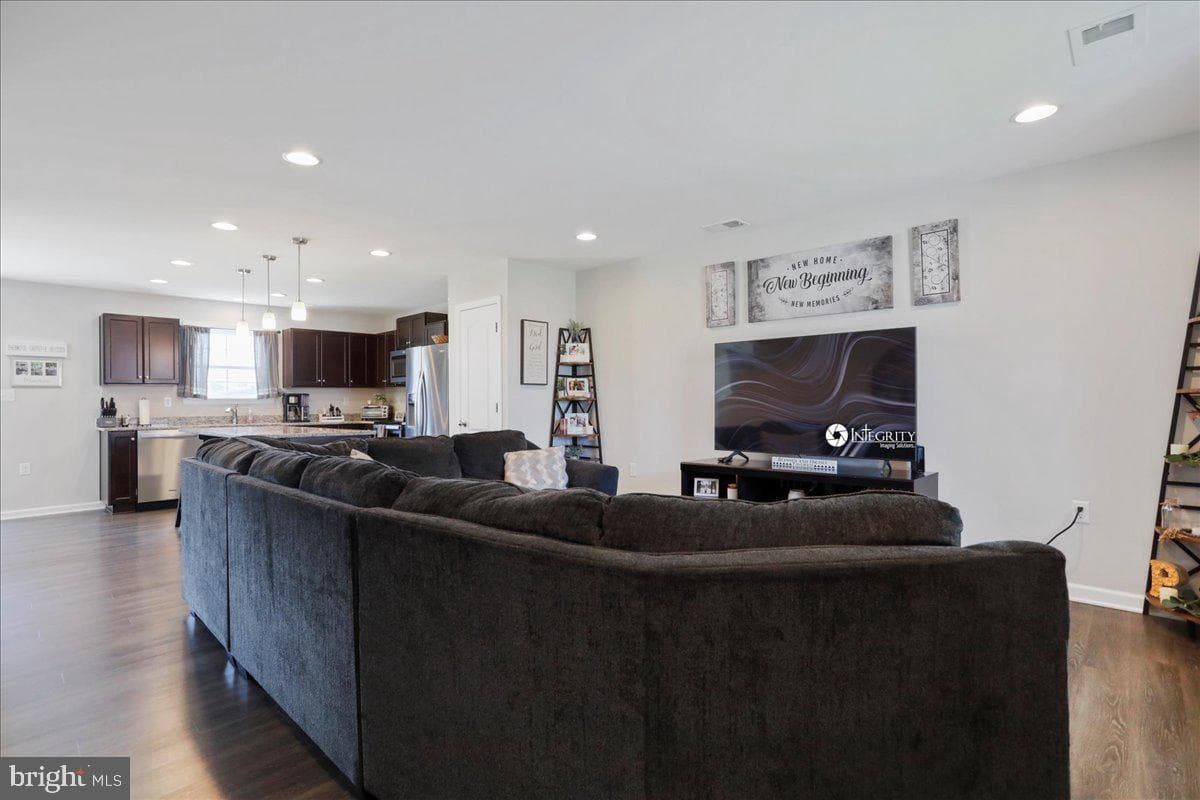 60 Faye Drive photo 4