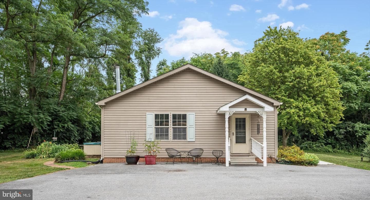 244 Sharons Lane photo 32