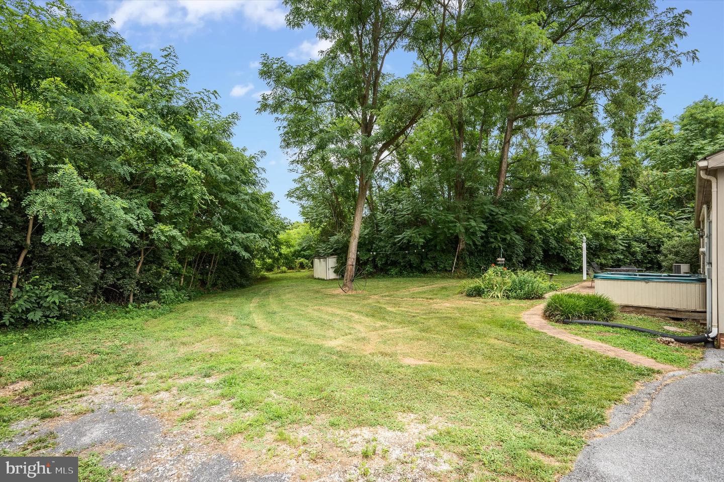 244 Sharons Lane photo 36