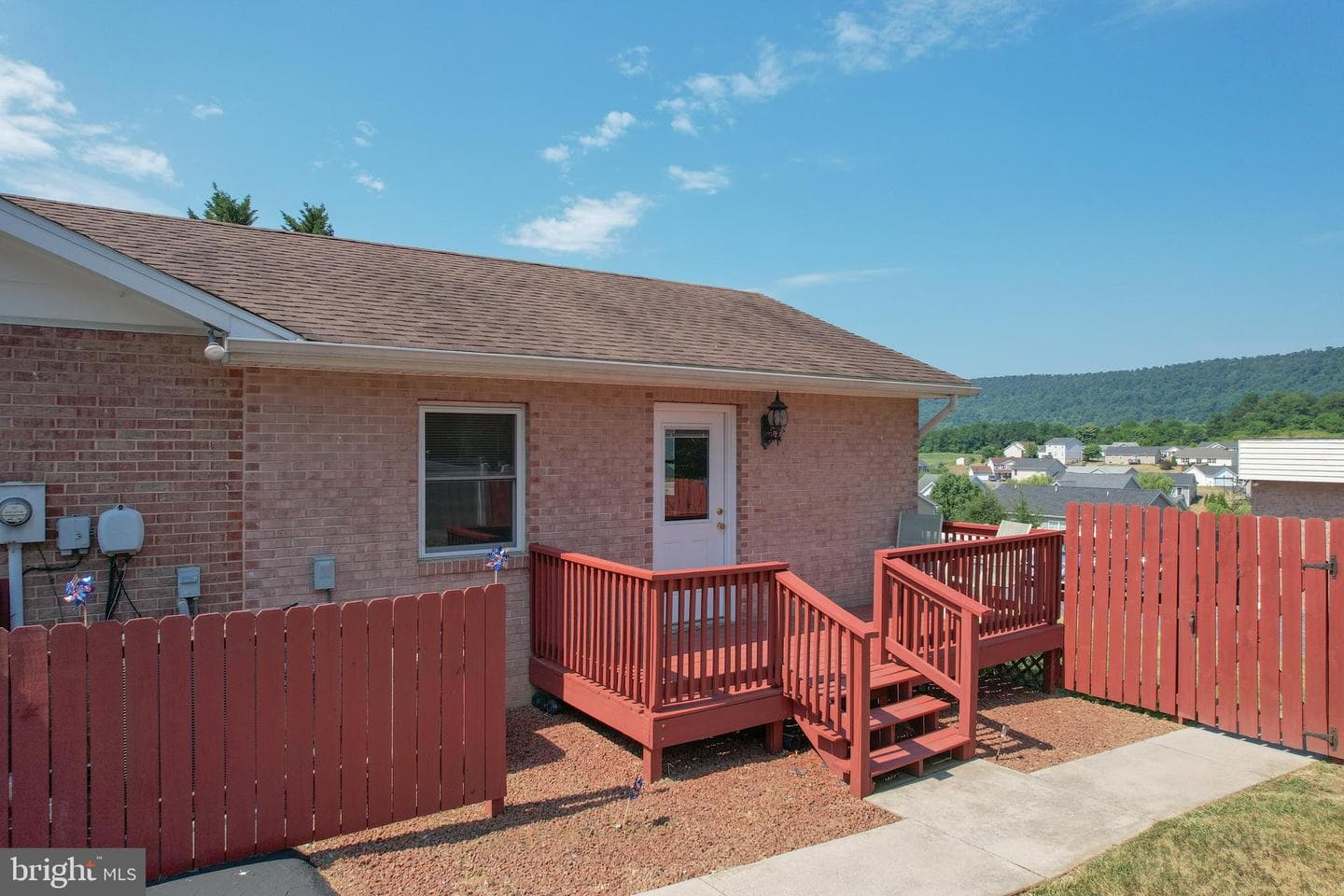 509 Ridge Road S photo 32
