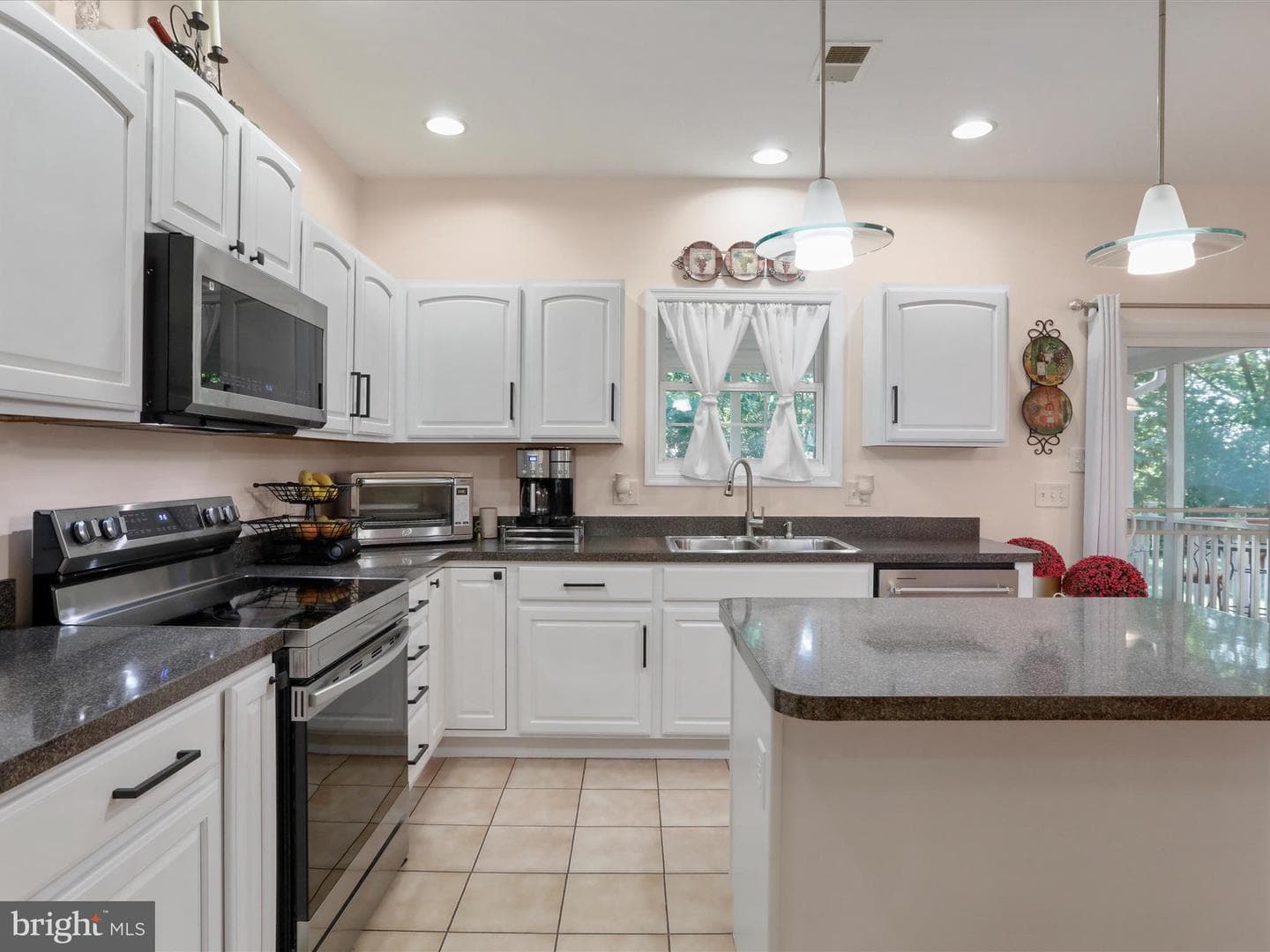 374 Braeburn Drive photo 5