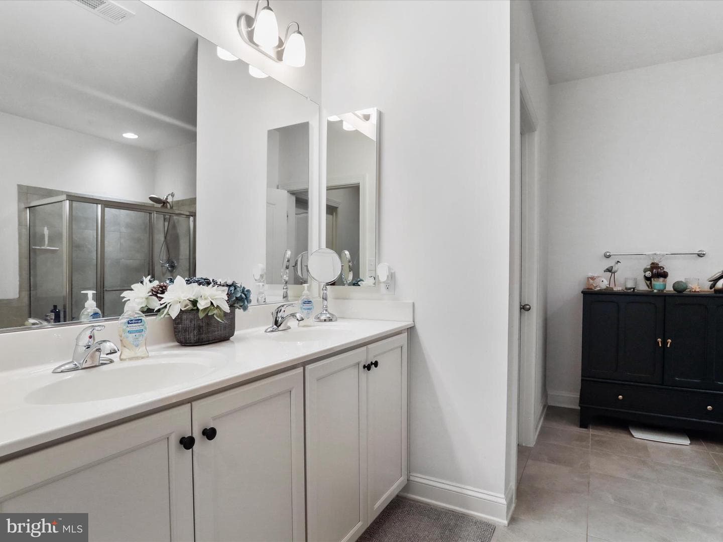 116 Strathmore Way E photo 26