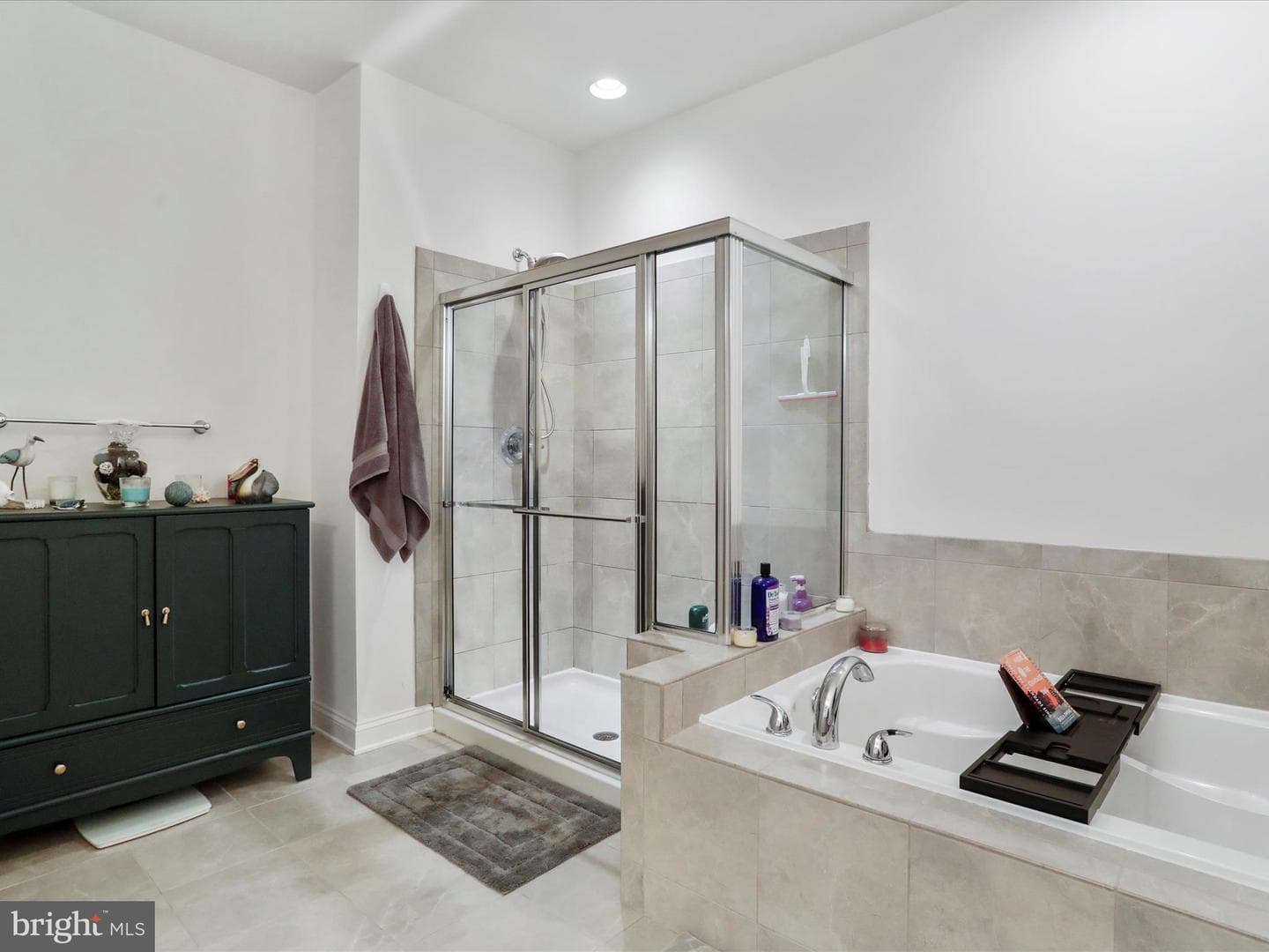 116 Strathmore Way E photo 27