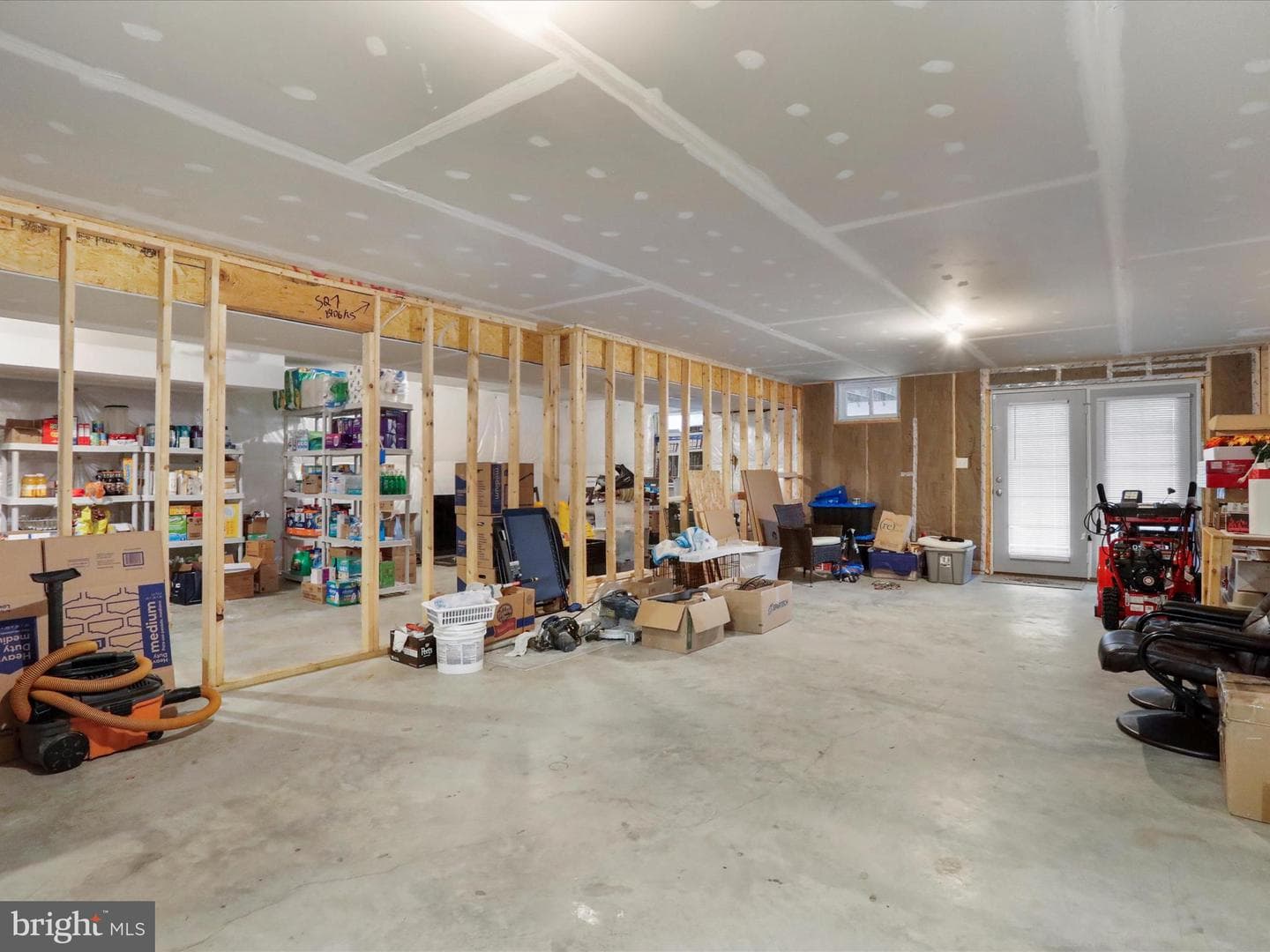 116 Strathmore Way E photo 33