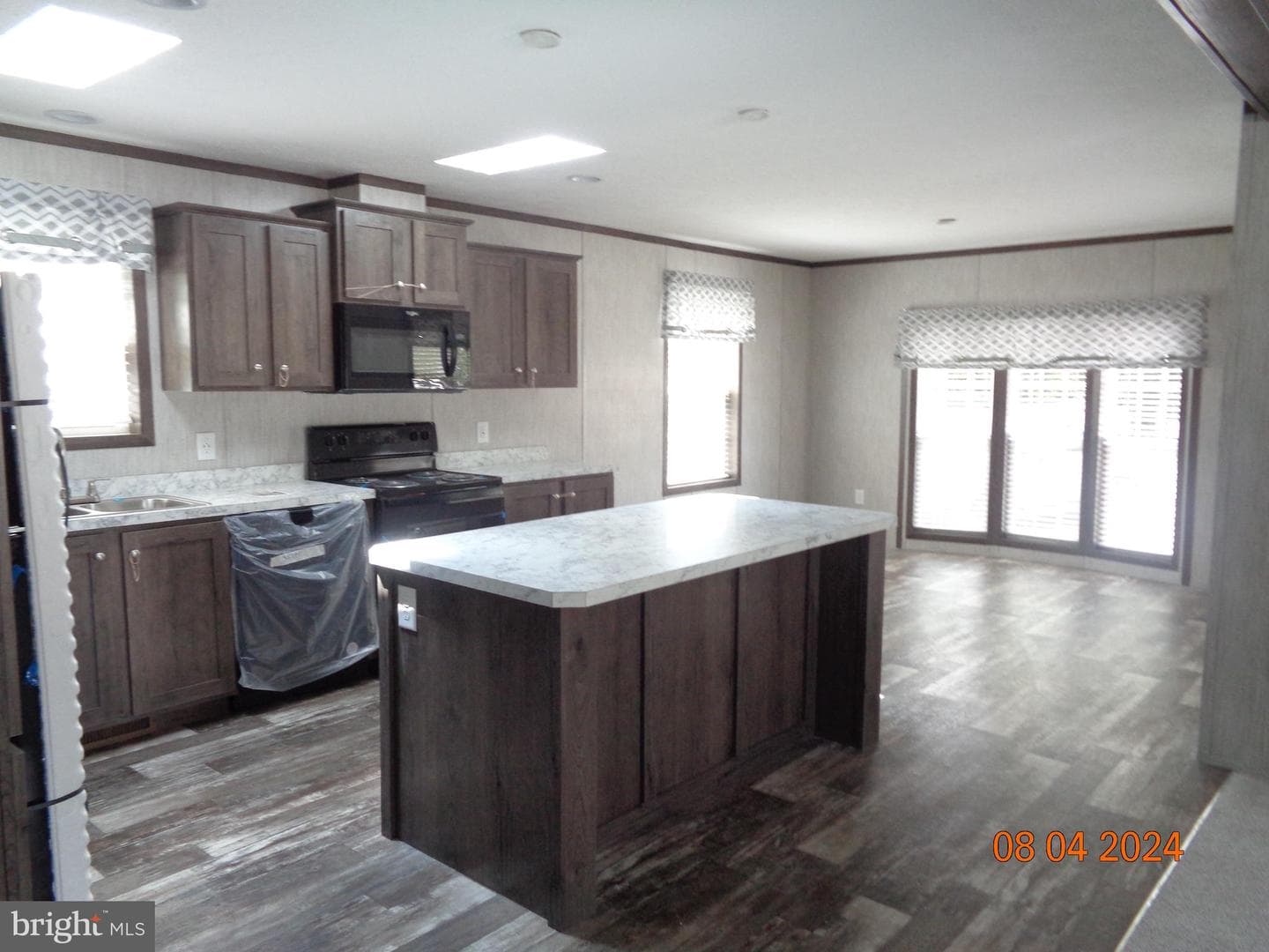 247 Apollo Court photo 6