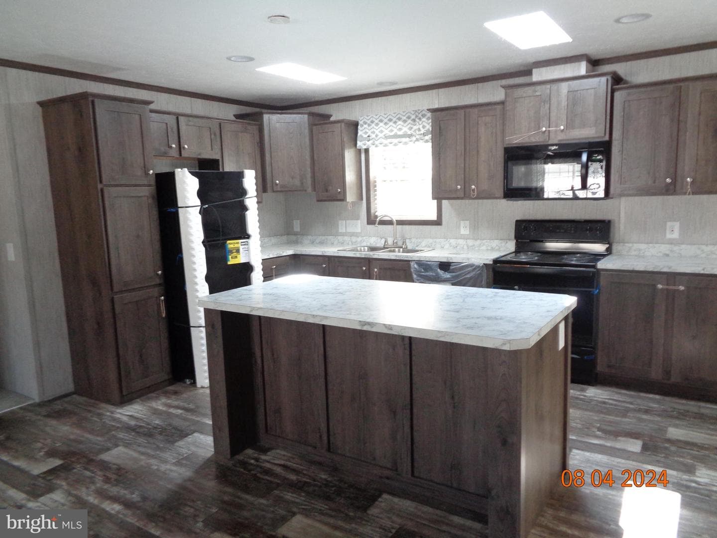 247 Apollo Court photo 7