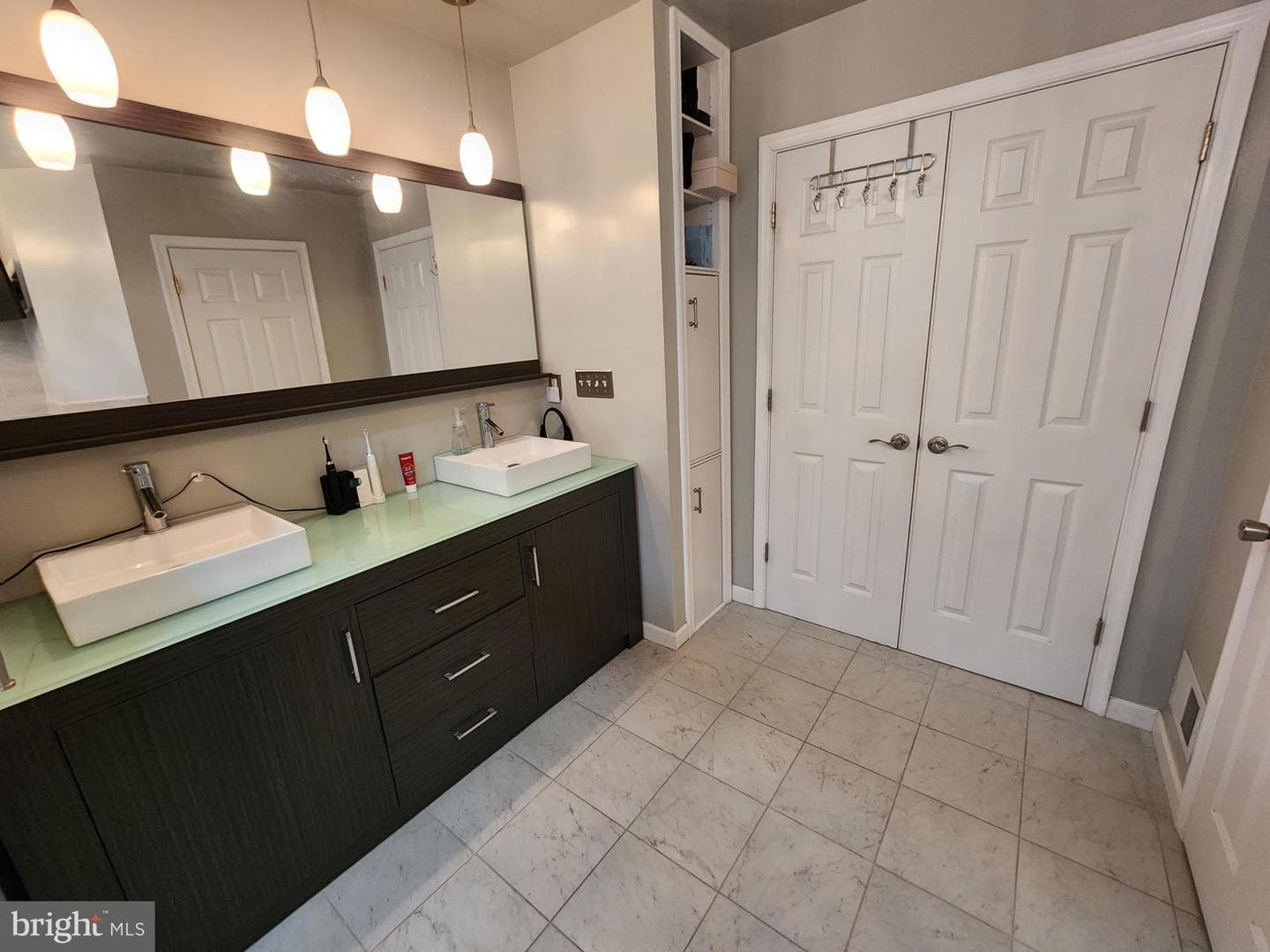 393 Quality Terrace photo 25
