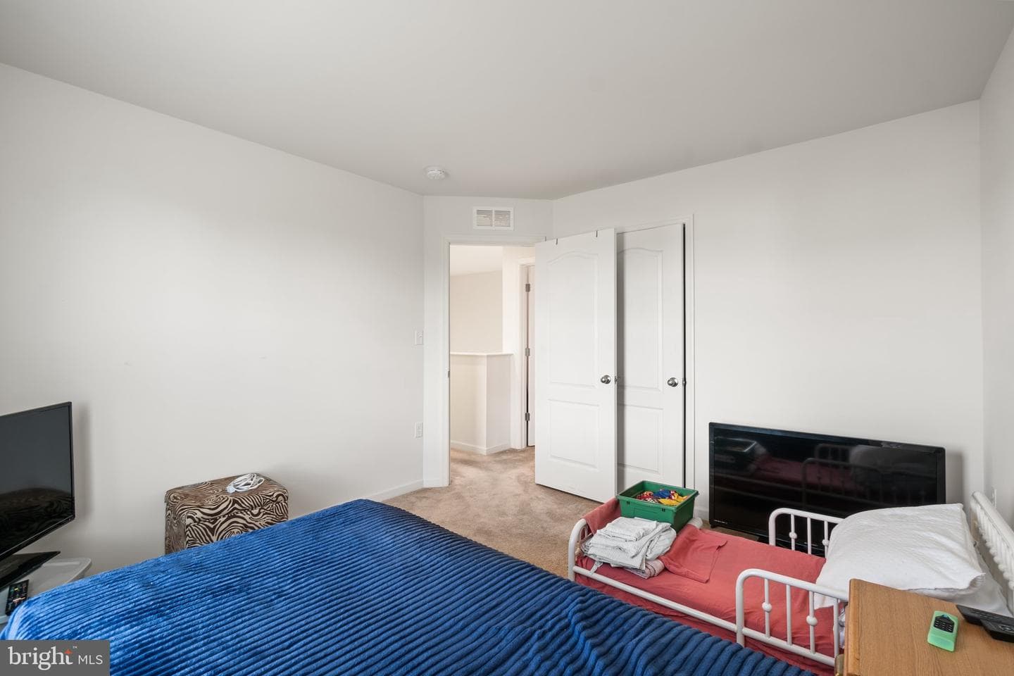 846 Calvert Circle photo 32