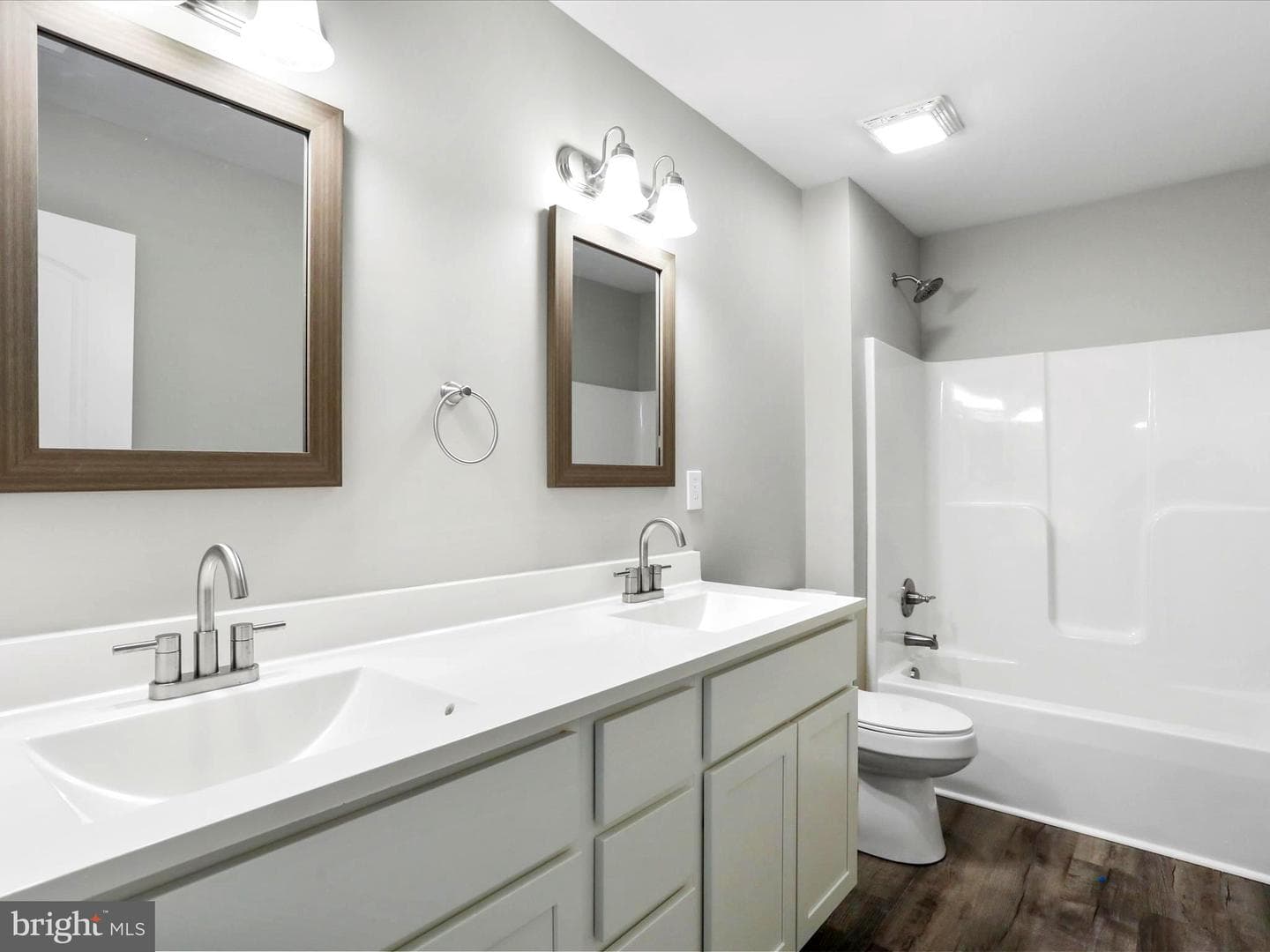 356 Europa Way photo 33