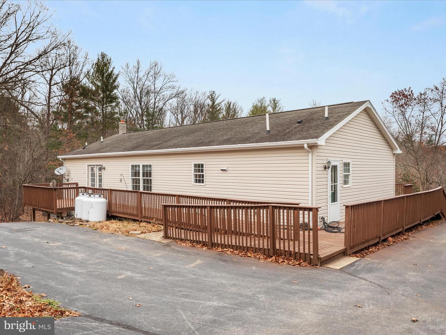 1041 Puffenburger Lane photo 23
