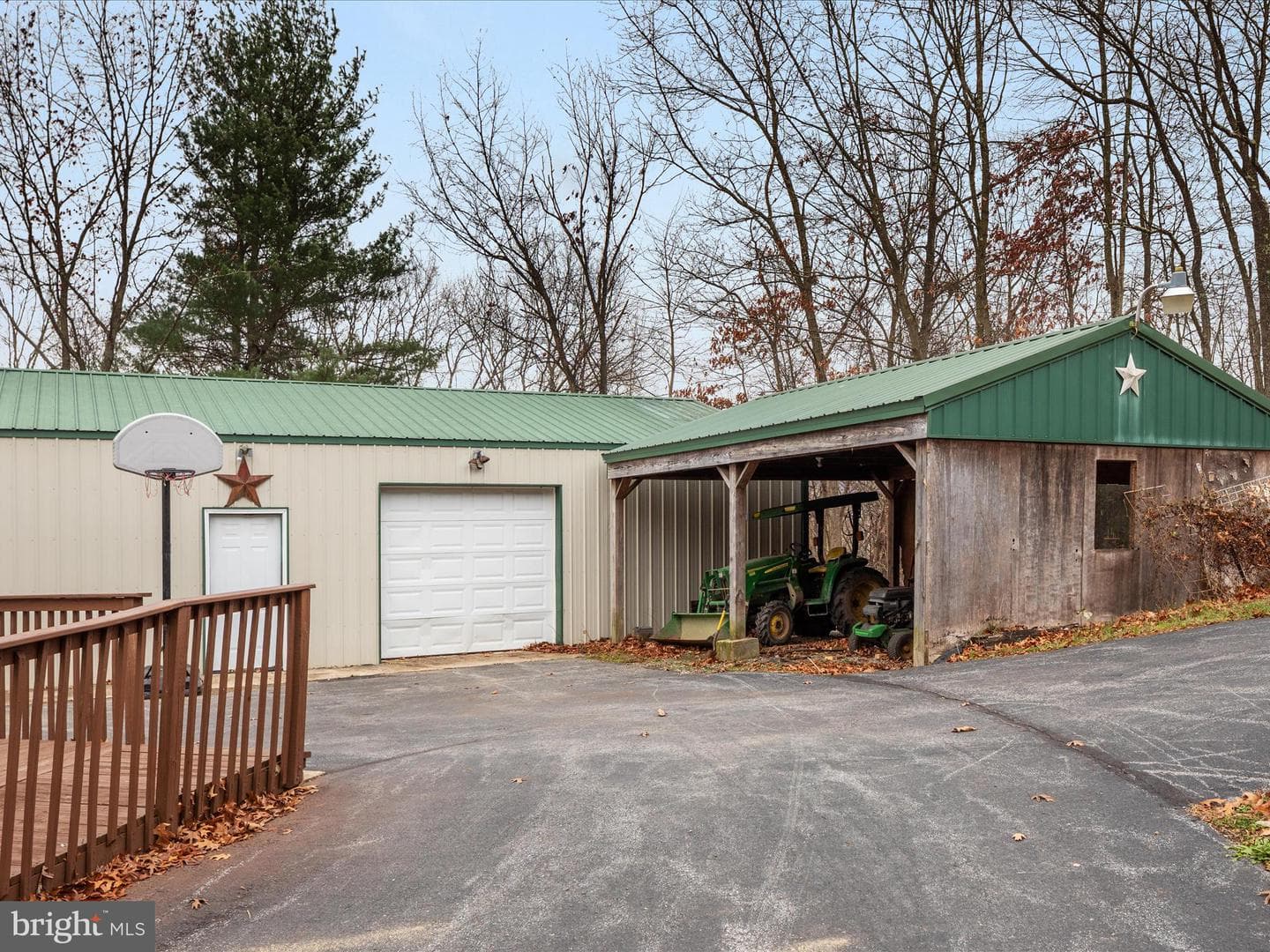 1041 Puffenburger Lane photo 25