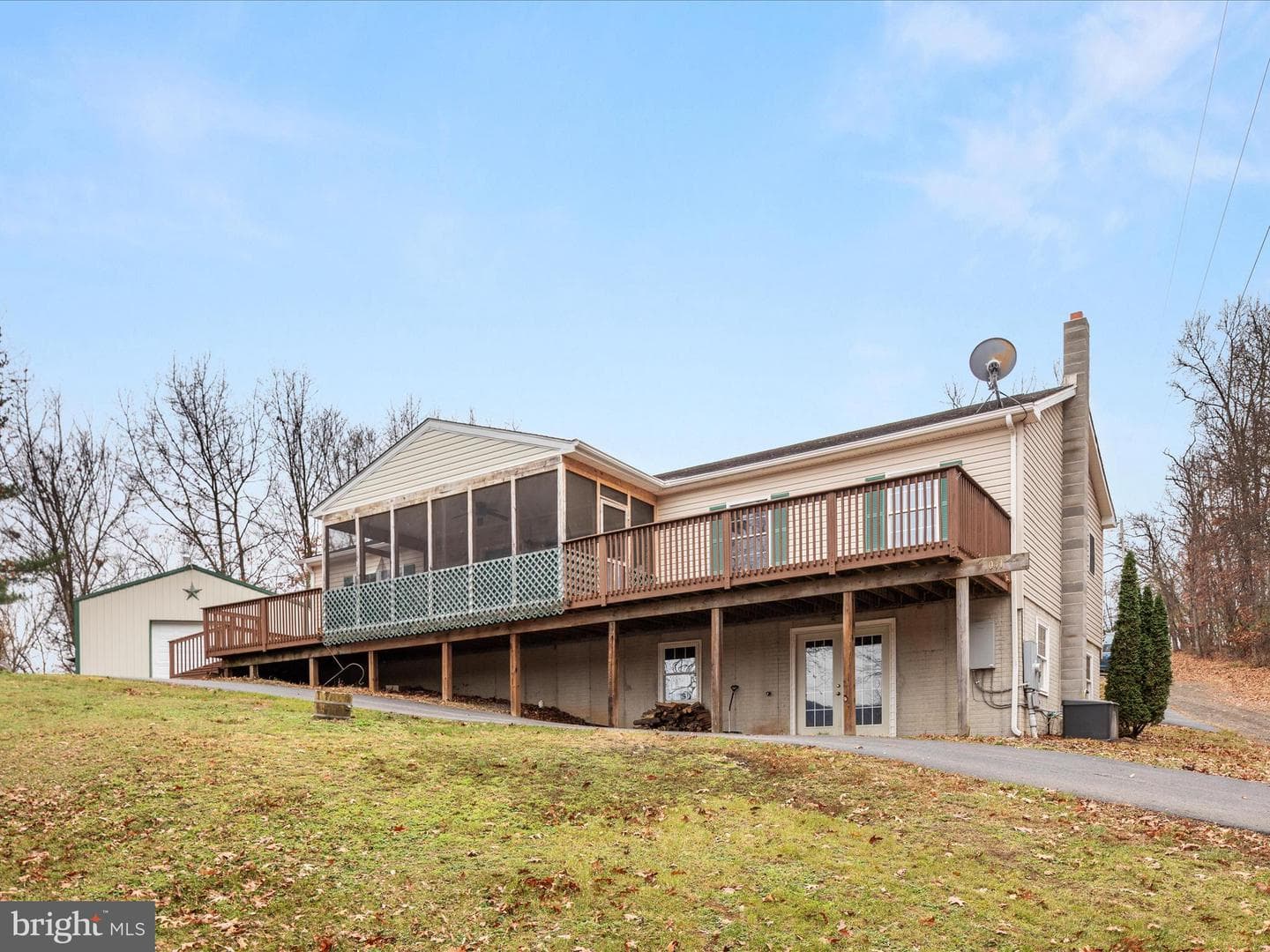 1041 Puffenburger Lane photo 27