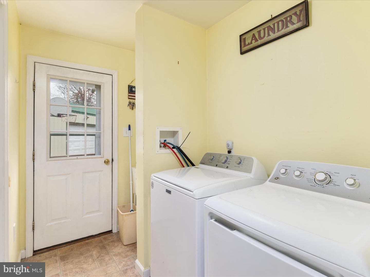 1041 Puffenburger Lane photo 34
