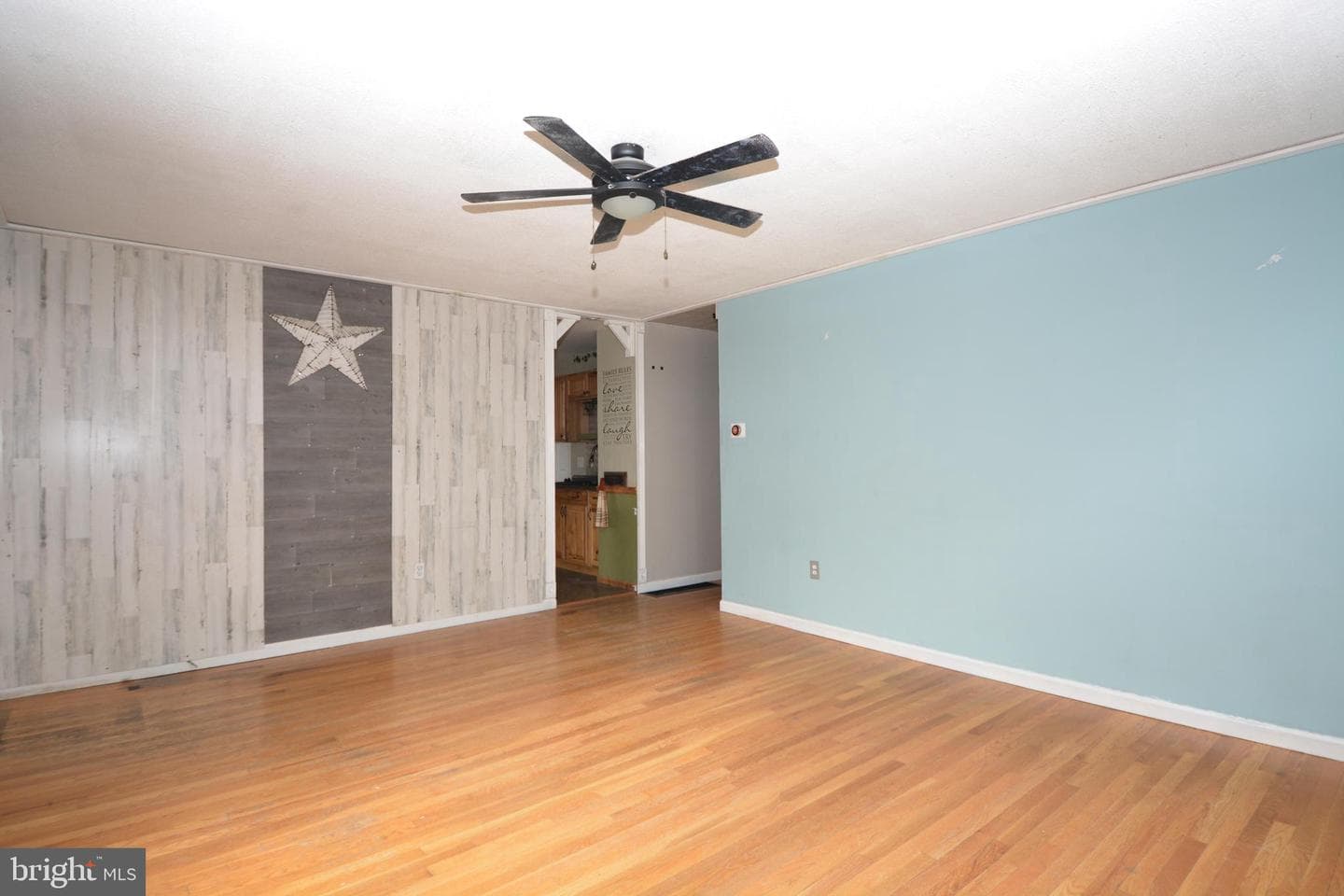 127 Strine Avenue photo 4