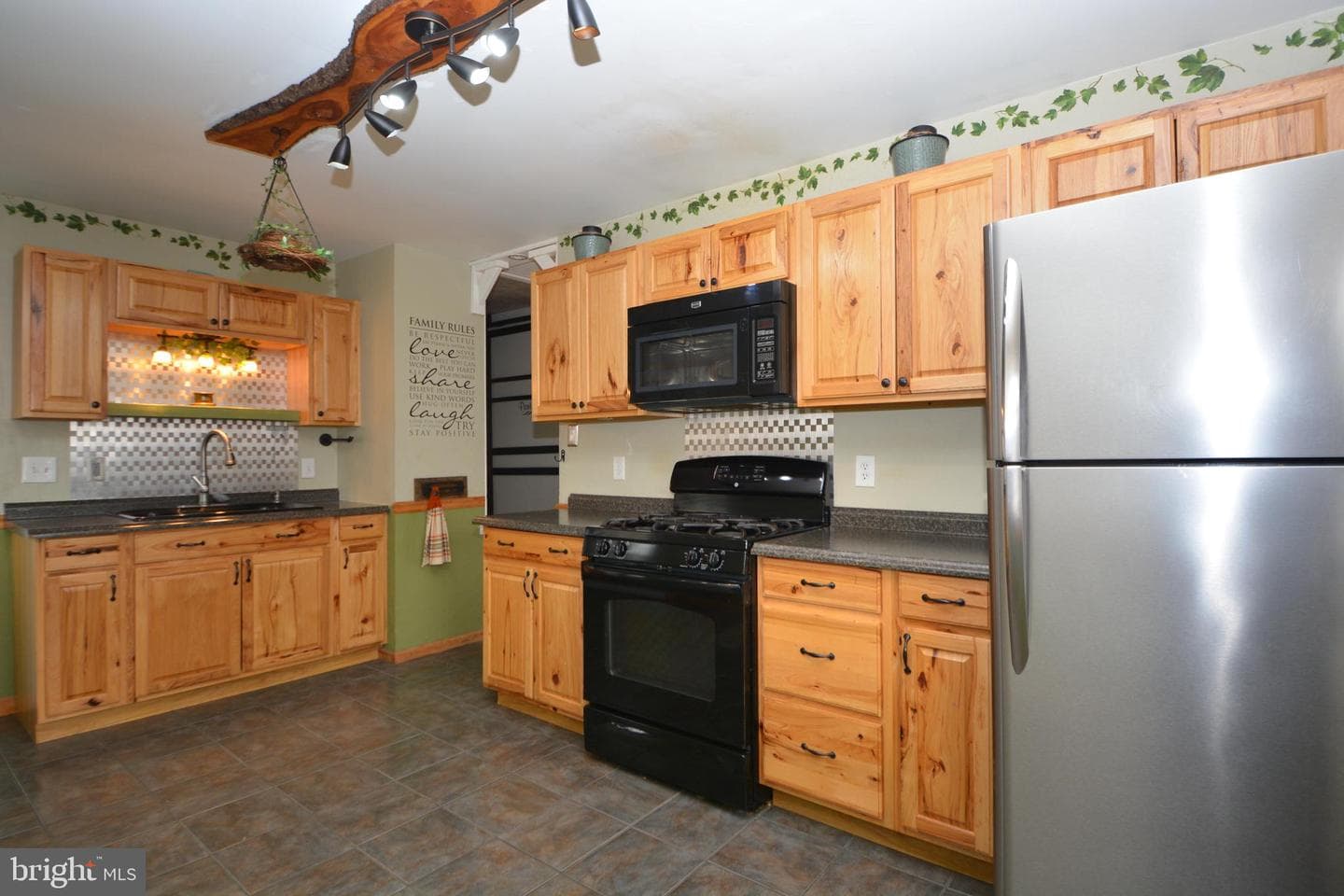 127 Strine Avenue photo 5