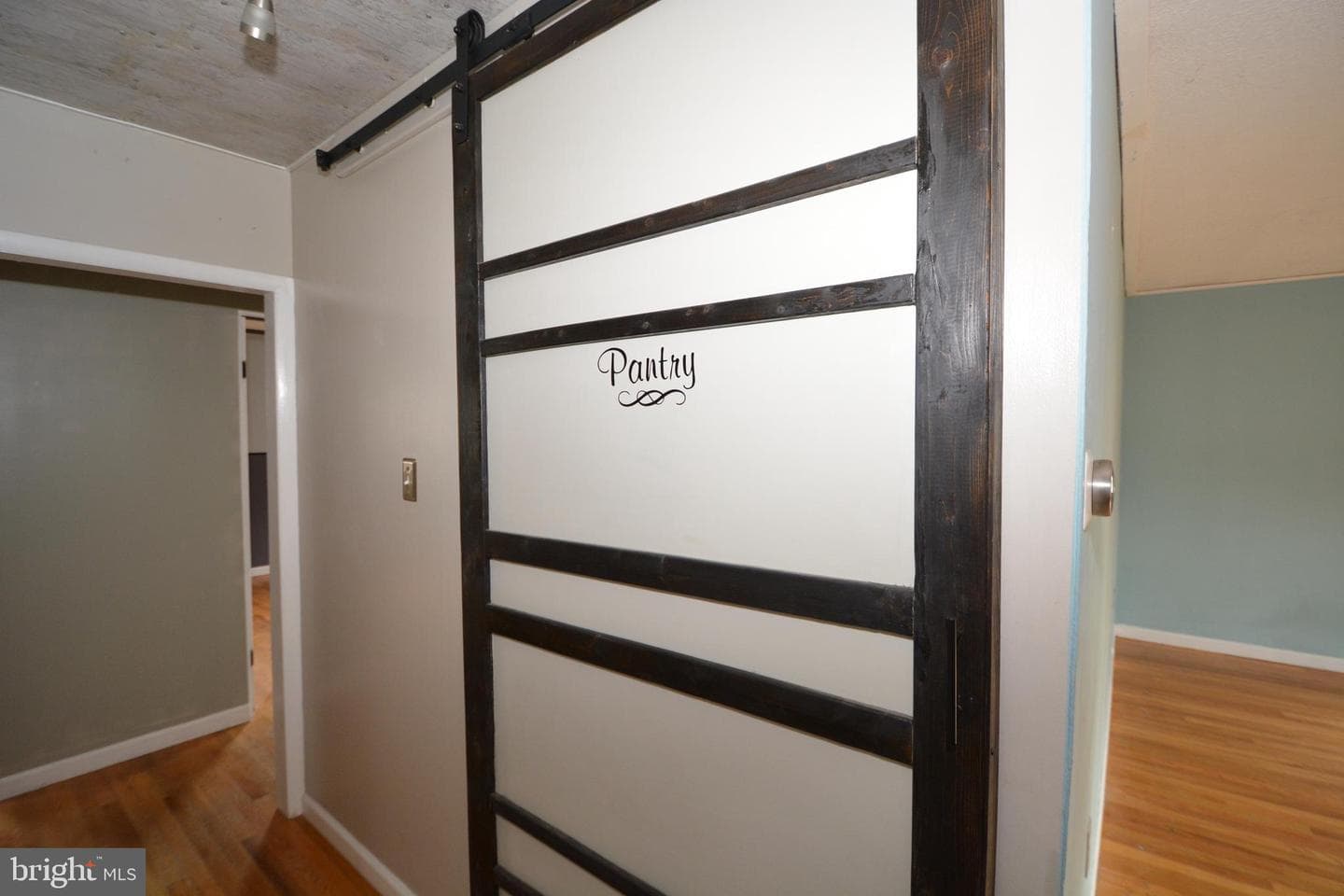 127 Strine Avenue photo 9