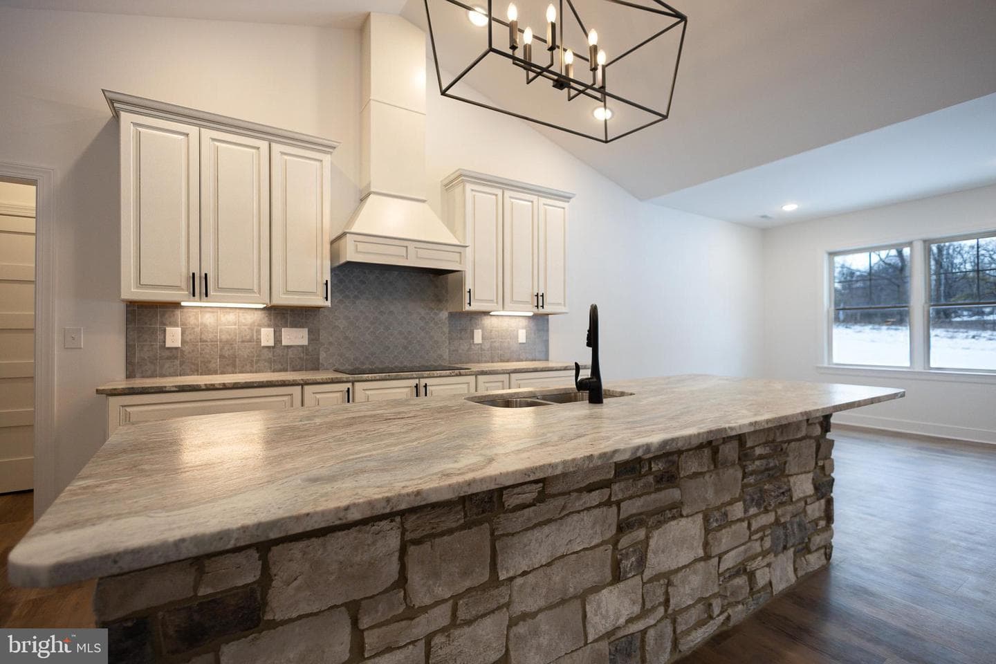 73 Midland Court photo 14