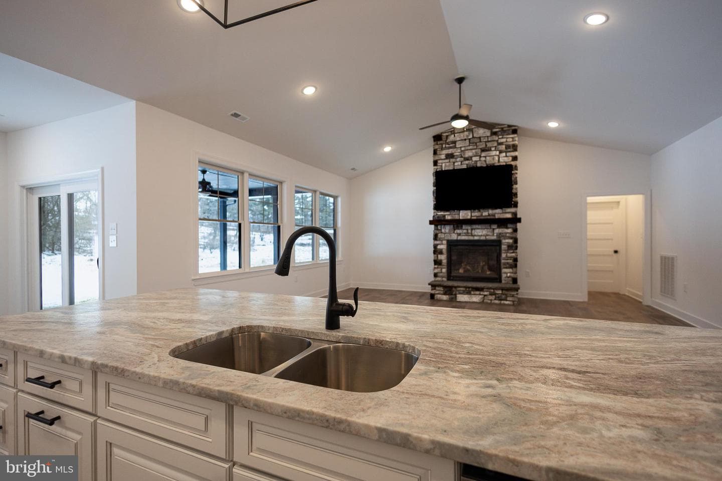 73 Midland Court photo 18
